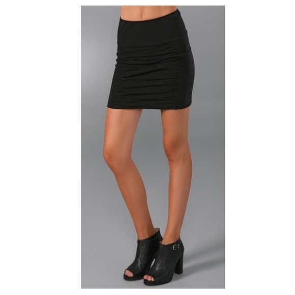 Free People Dresses & Skirts - Free People Black Ruched Bodycon Mini Skirt 🖤